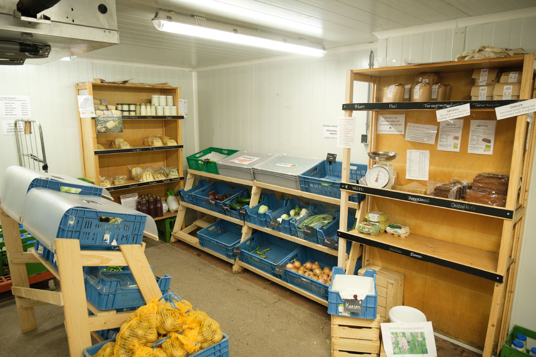Burgerboerderij_de_Patrijs_Verkooppunt Achtergrond Achtergrondinformatie over de Stichting Grondsteun, de doelstellingen van de stichting, uitleg over biodiversiteitsherstel en veelgestelde vragen.